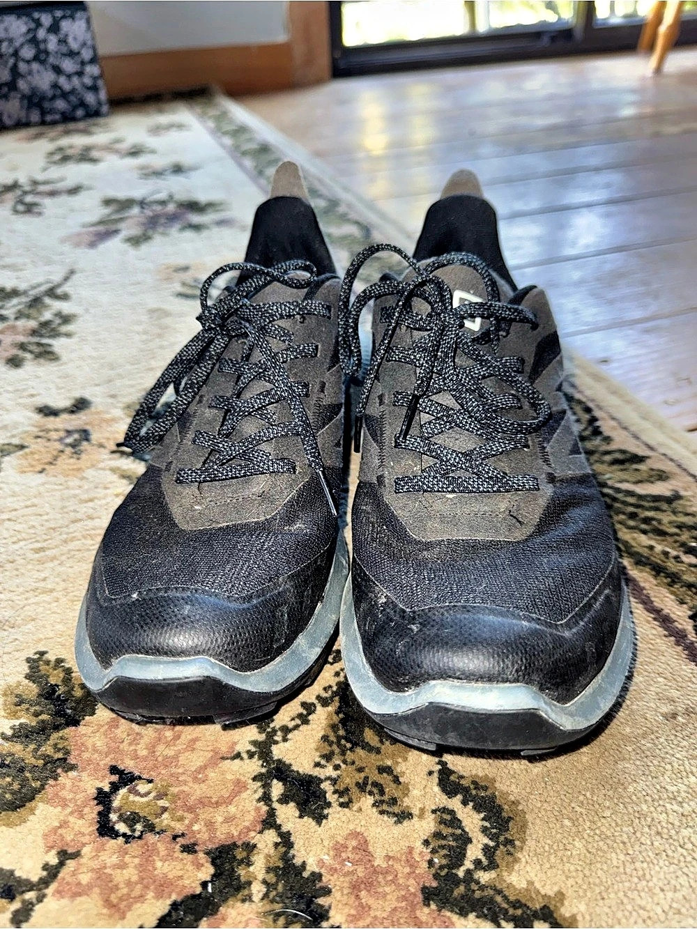 Salomon OUTpulse Athletic Shoes US 9.5 Black & Gray